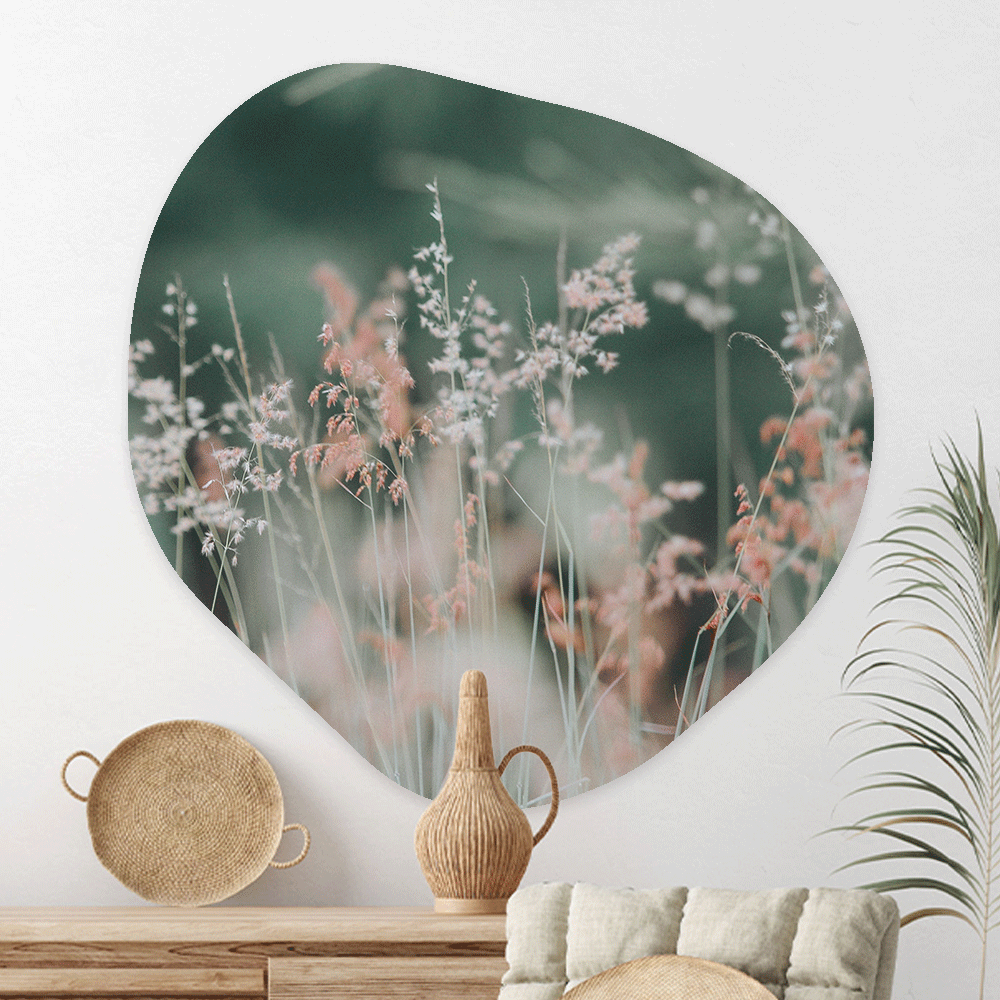 Wanddecoratie Organisch Roze Bloemen in Grasweide