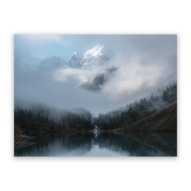 Schilderij Mistige Bergtoppen